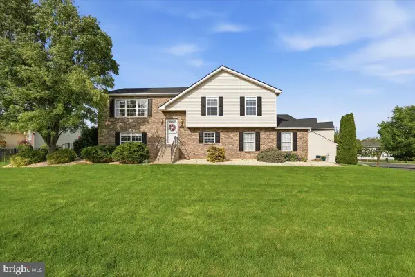 130 Debbie Ln, EASTON, PA 18045