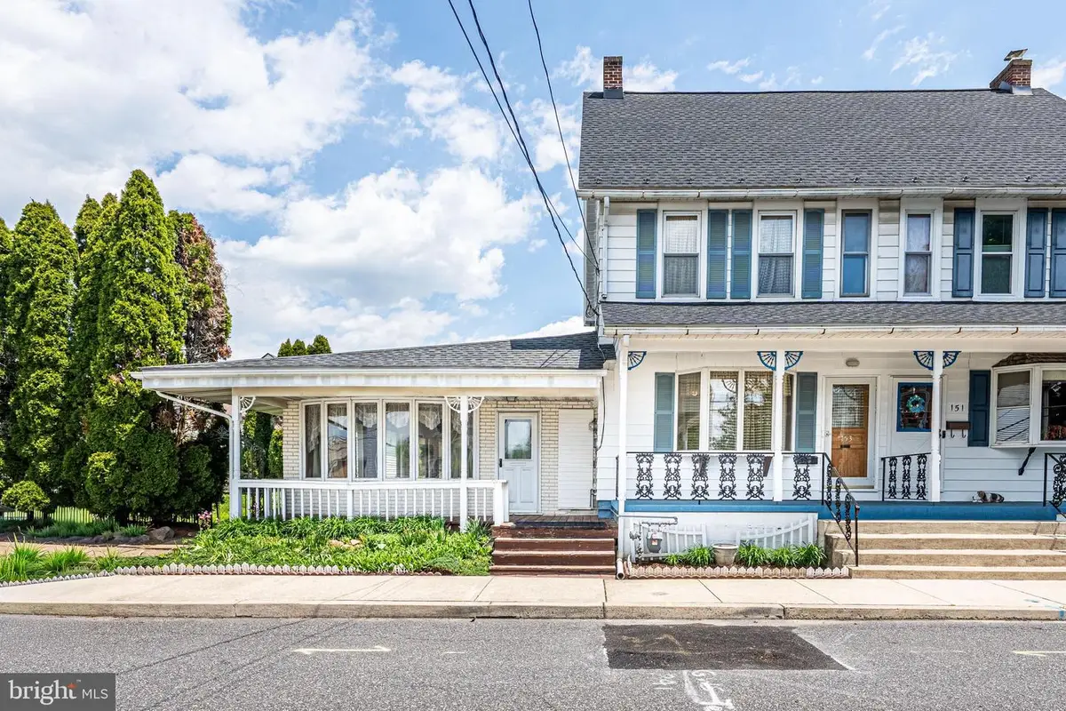 153 New St, Hellertown, PA 18055 - #1