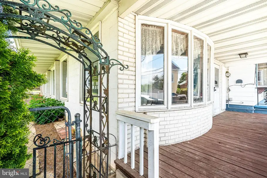 153 New St, Hellertown, PA 18055 - #3