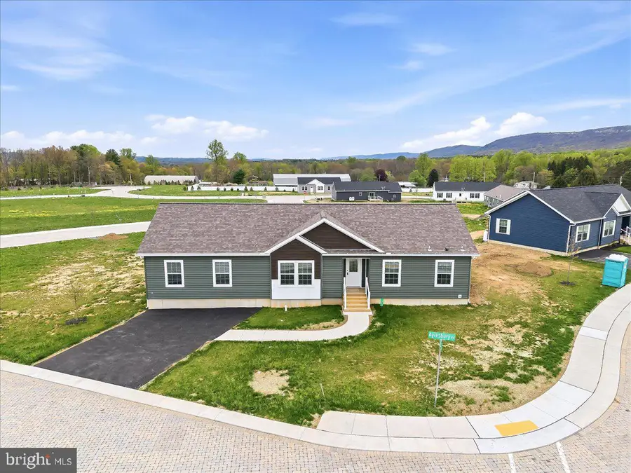 1318 Aylesbury Rd, Walnutport, PA 18088 - #2