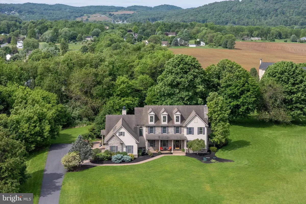 20 Longhill Dr, Easton, PA 18042 - #1