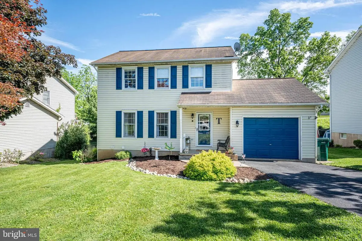 1231 Ann Marie St, Easton, PA 18045 - #1