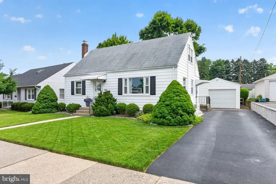 1802 Snyder St, Bethlehem, PA 18017 - #2