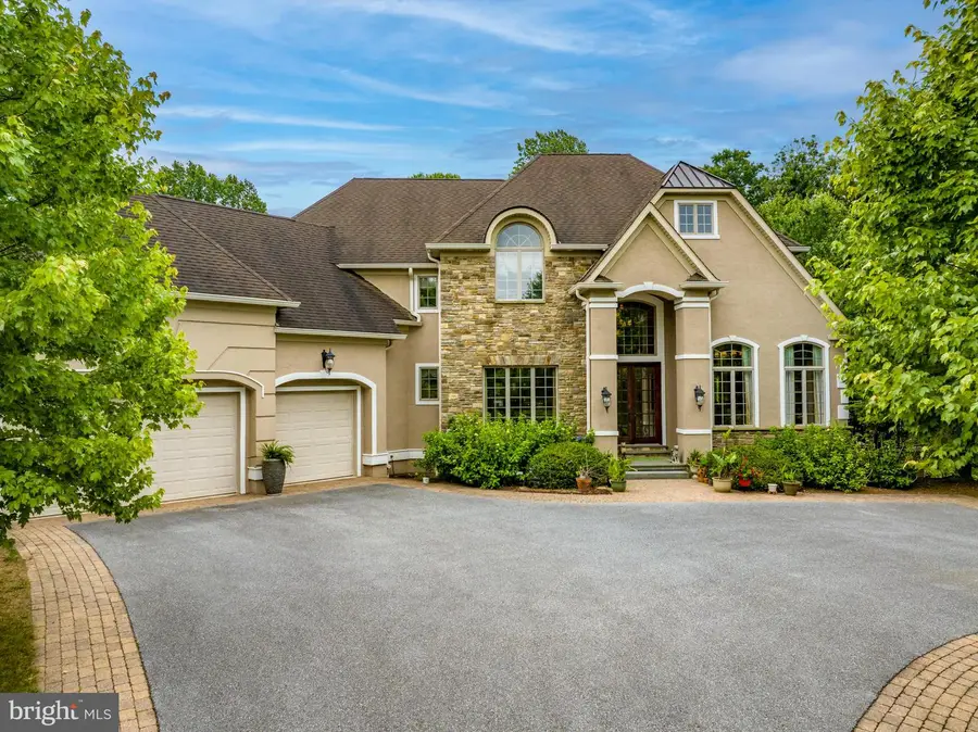 2690 Imperial Crest Ln, Hellertown, PA 18055 - #2