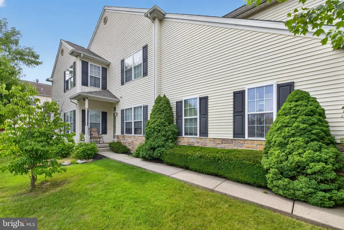 142 Willow Dr, Easton, PA 18045 - #1
