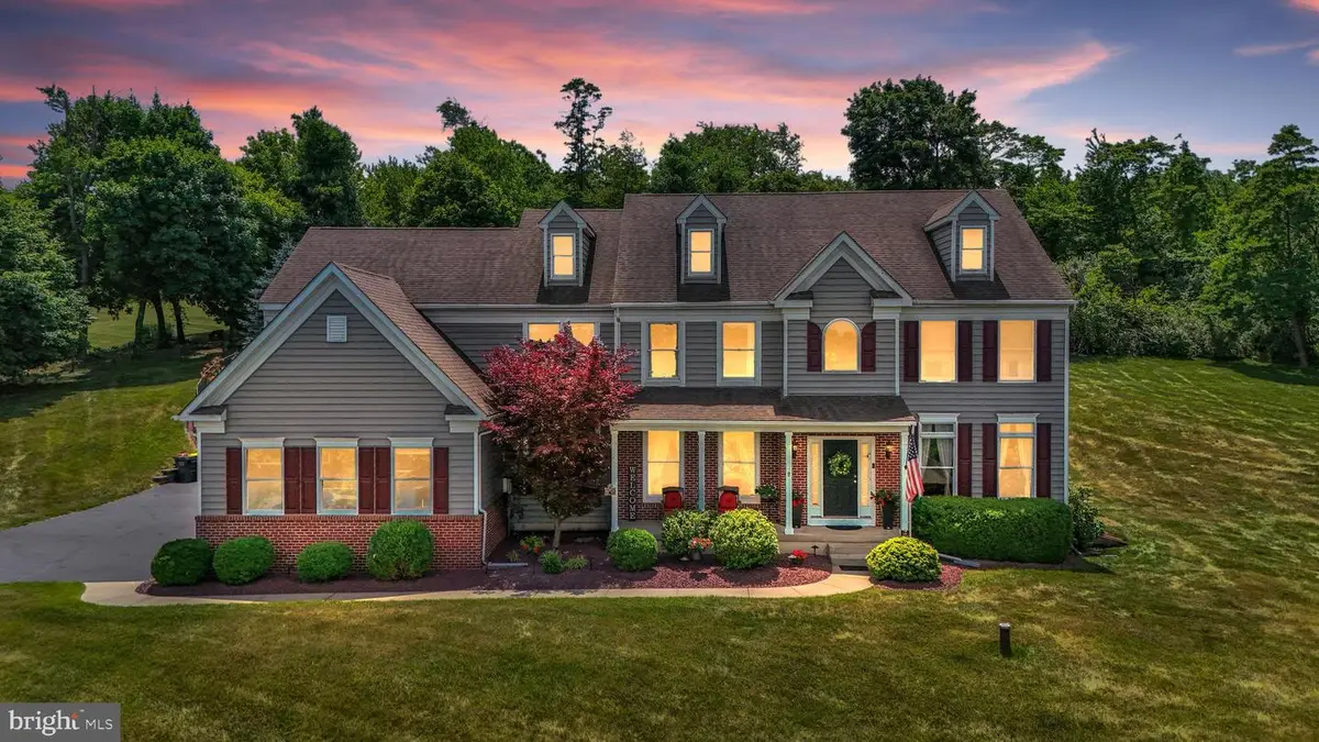2760 Valley View Rd, Hellertown, PA 18055 - #1