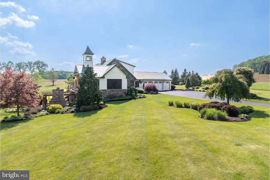 5136 Old Carriage Rd, East Allen, PA 18067 - #2