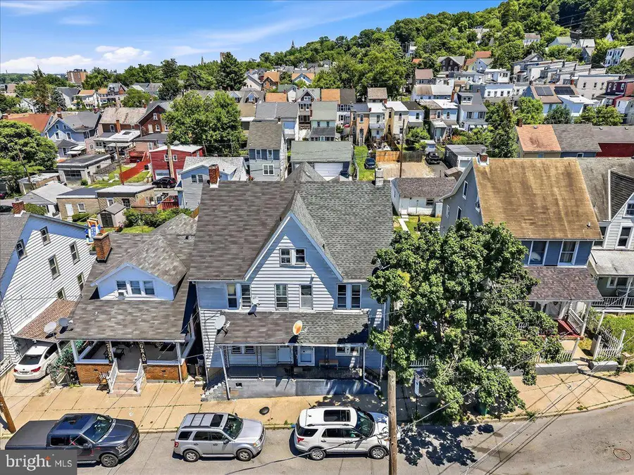 631 Alaska St, Bethlehem, PA 18015 - #2