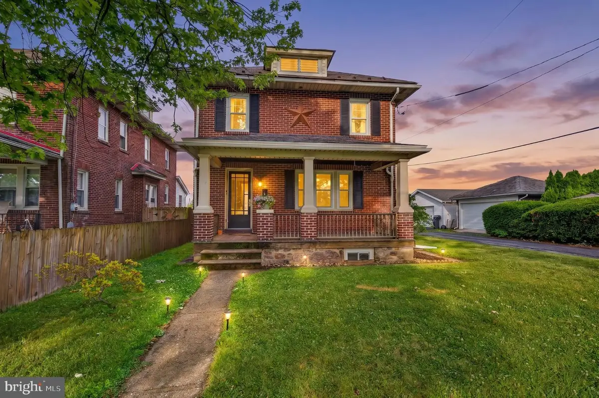 1118 Minsi Trail St, Bethlehem, PA 18018 - #1