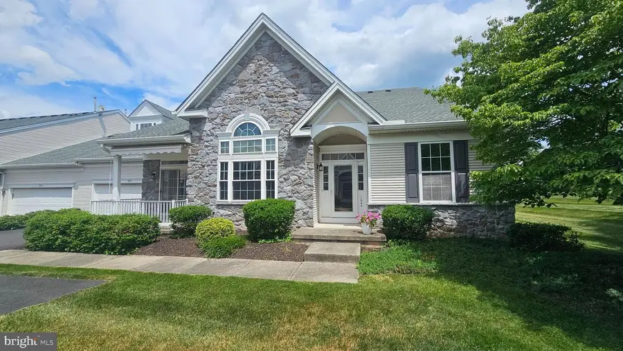 1866 Gregory Pl, Hellertown, PA 18055 - #2