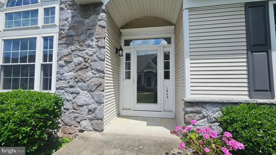 1866 Gregory Pl, Hellertown, PA 18055 - #3