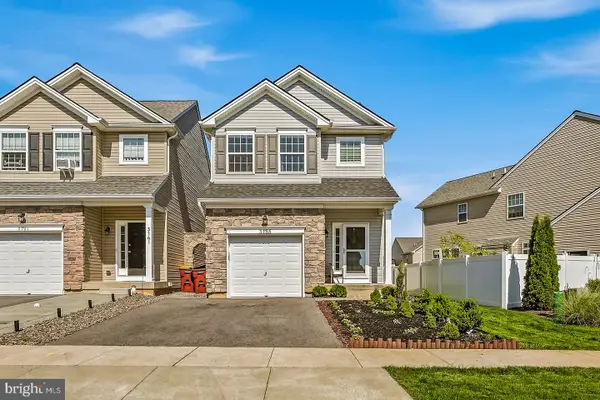 3155 W Huntington Ln, FORKS TOWNSHIP, PA 18040