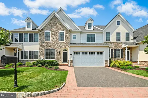 1980 Carriage Knoll Dr, BETHLEHEM, PA 18015