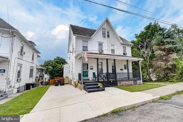 414 W Mountain Ave, PEN ARGYL, PA 18072