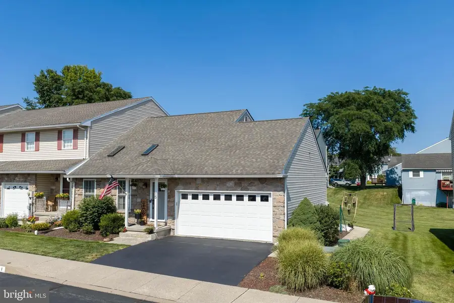 15 Monmouth Ct, Easton, PA 18040 - #3