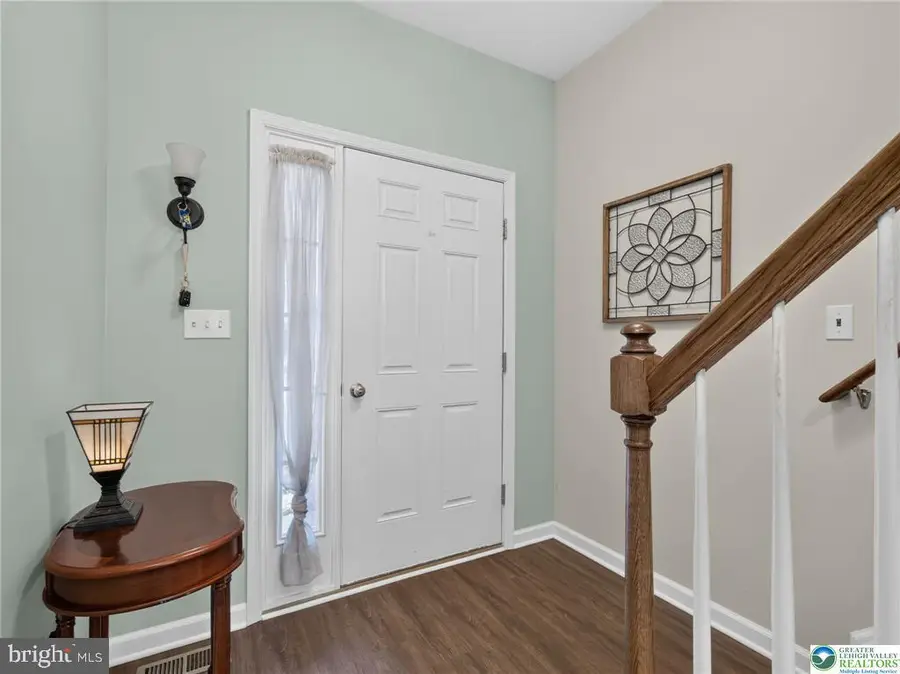 2214 Huntington Ln, Easton, PA 18040 - #3
