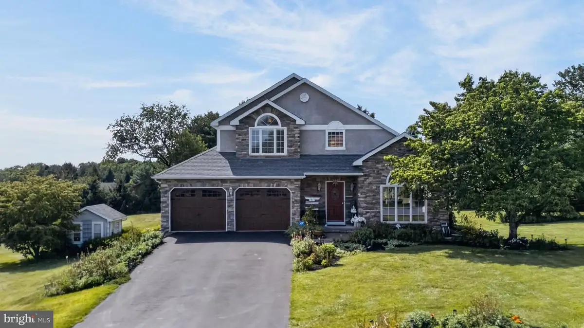 6467 Abbey Rd, Wind Gap, PA 18091 - #1