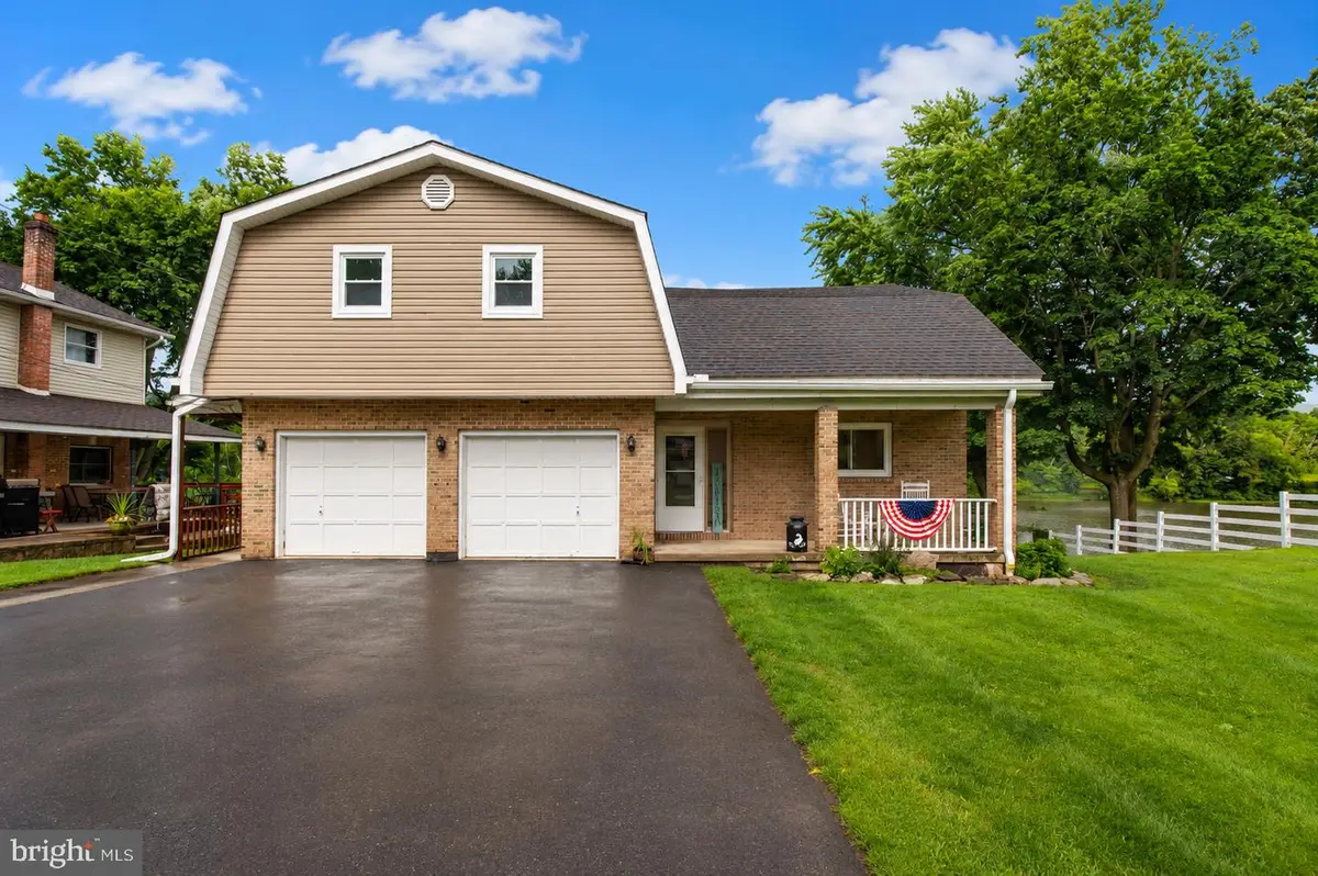 5973 Del Haven Rd, Bangor, PA 18013 - #1
