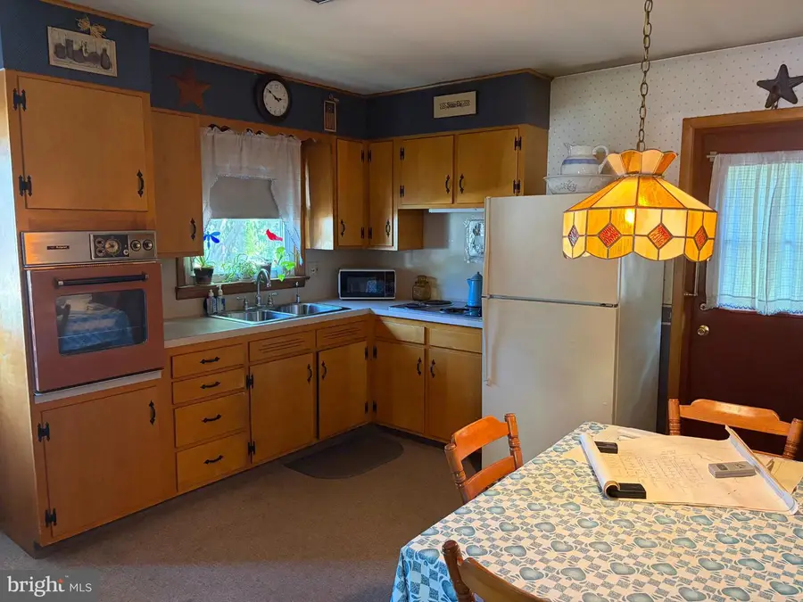 1688 Pleasant View Rd, Bethlehem, PA 18015 - #2