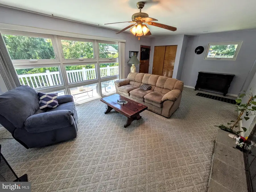 524 Walnut Dr, Northampton, PA 18067 - #3