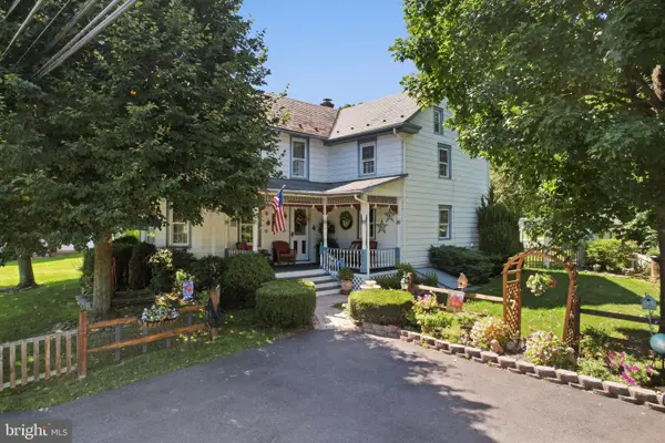 3954 Wood Dr, WALNUTPORT, PA 18088