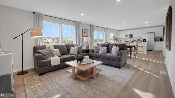 214 Winding Rd, FORKS TOWNSHIP, PA 18040