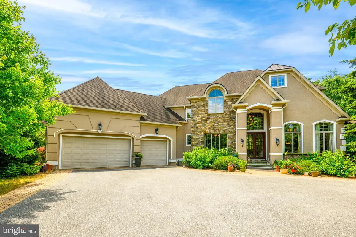 2690 Imperial Crest Ln, Hellertown, PA 18055 - #1