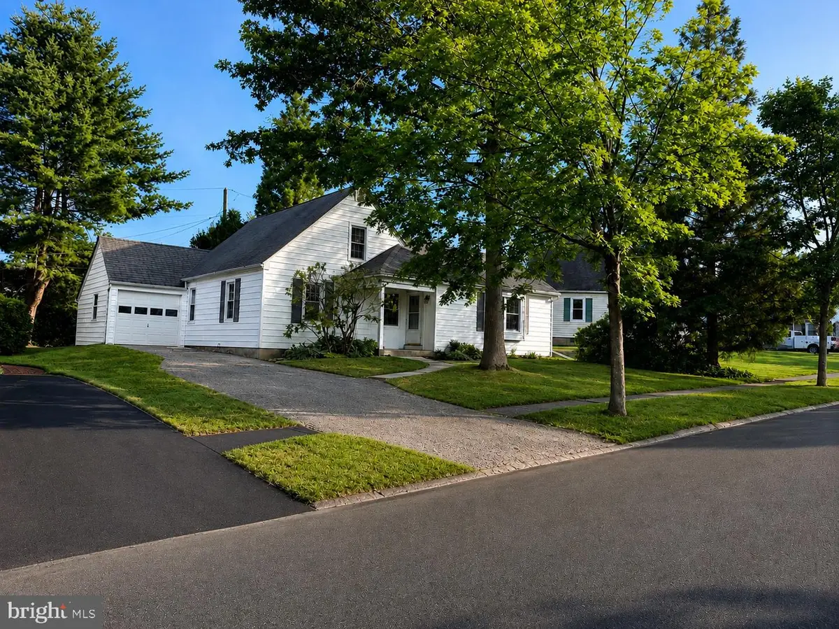 974 Juniper Rd, Hellertown, PA 18055 - #1