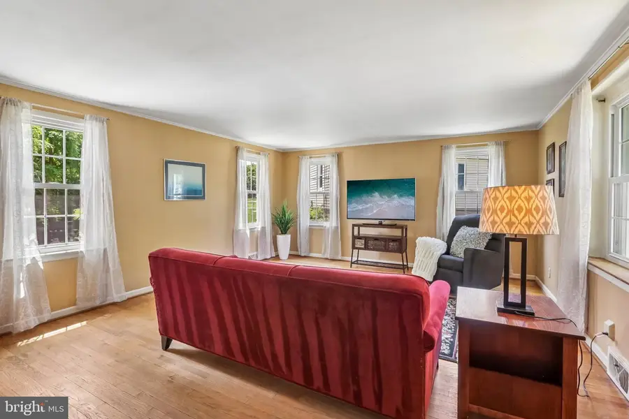 974 Juniper Rd, Hellertown, PA 18055 - #2