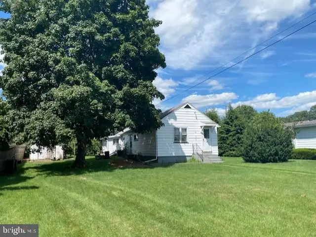 315 Phillips St, Hellertown, PA 18055 - #1