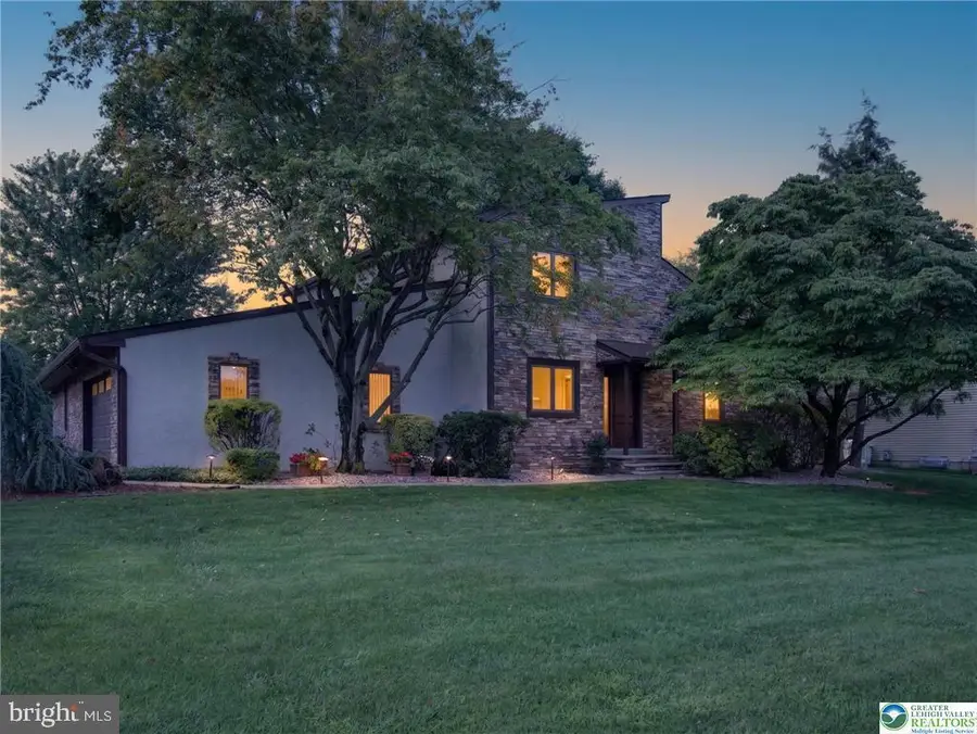 4497 Meadow Dr, Nazareth, PA 18064 - #2