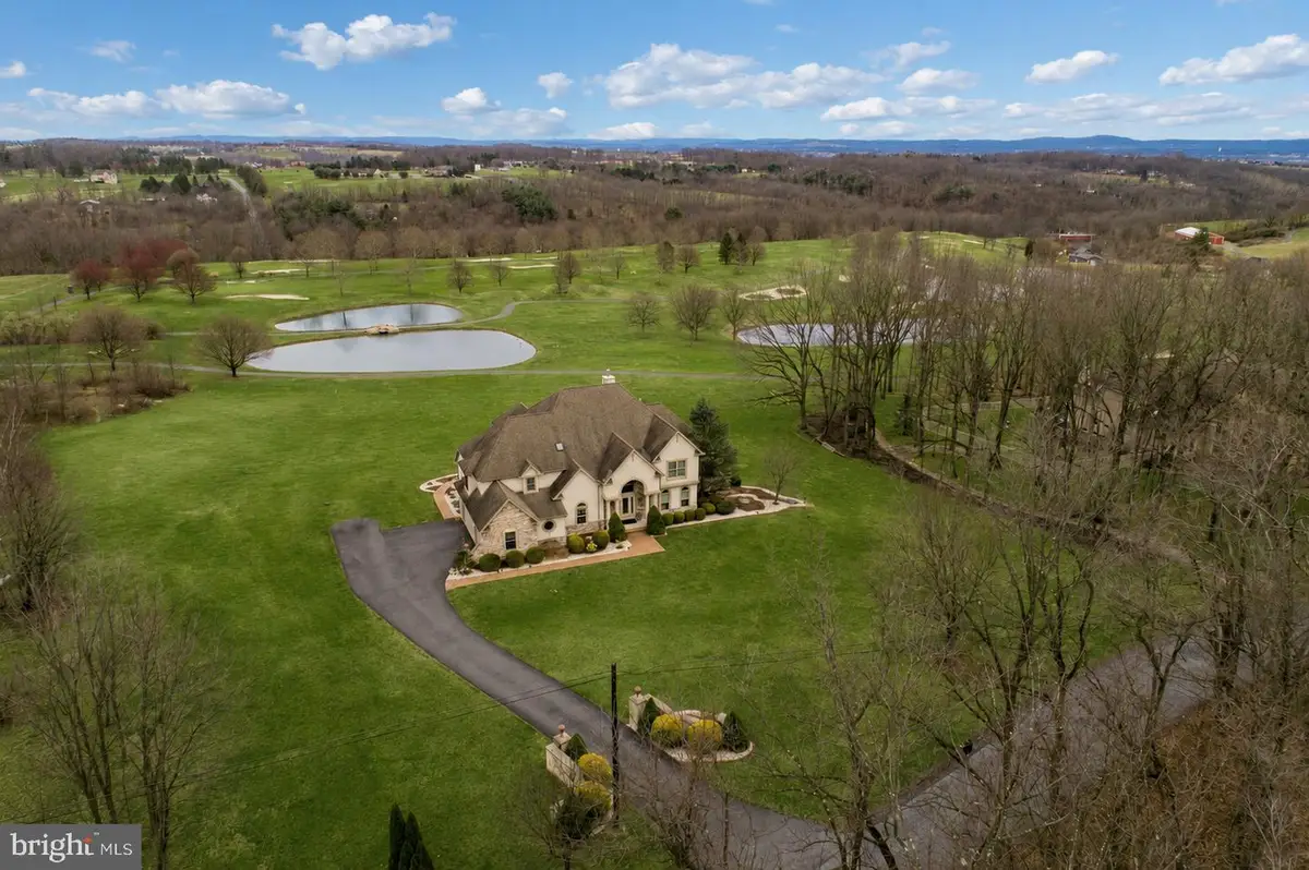 272 S Egg Rd, Bath, PA 18014 - #1