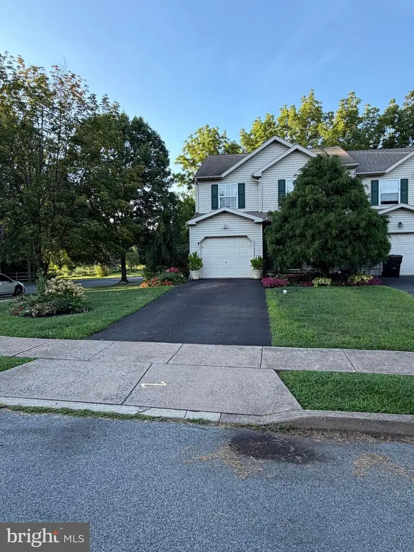 4347 Bedford Dr, Bethlehem, PA 18020 - #1