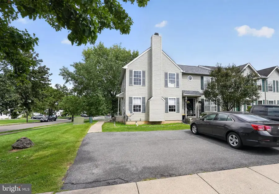 601 Abbe Ct, Freemansburg, PA 18017 - #3