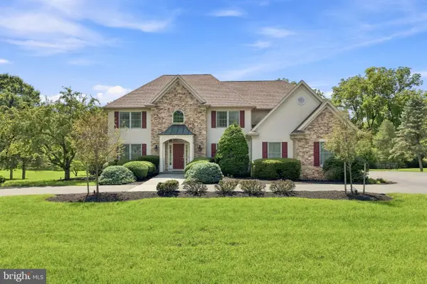 1572 Surrey Rd, BETHLEHEM, PA 18015