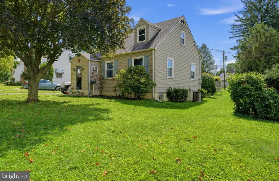 820 Magnolia Rd, Hellertown, PA 18055 - #2