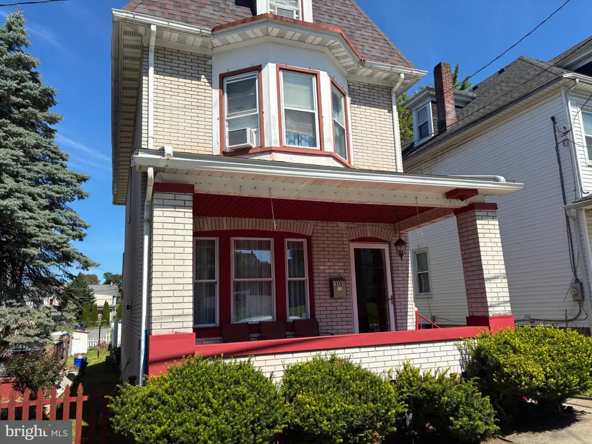 315 W Berwick St, Easton, PA 18042 - #1