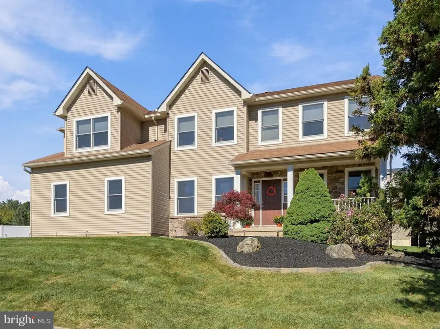 2512 Martin St, Nazareth, PA 18064 - #2