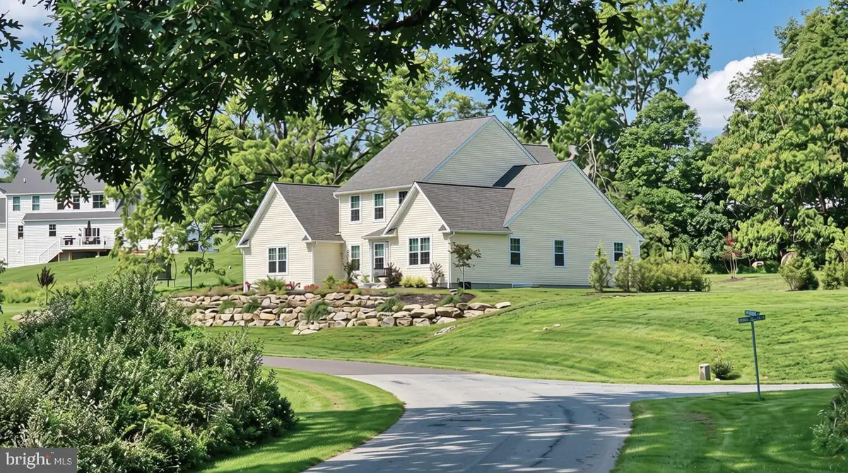 2645 Longridge Dr, Hellertown, PA 18055 - #1