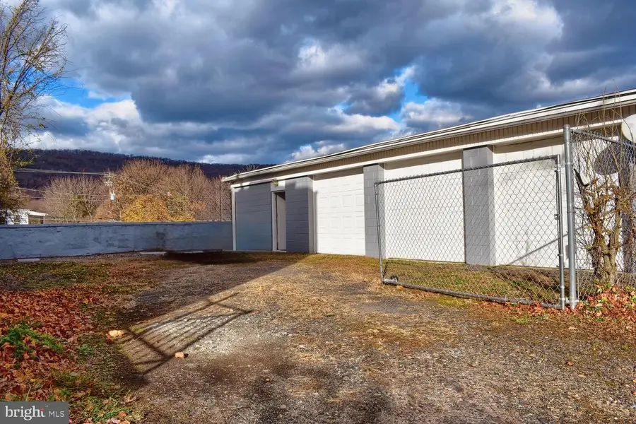 212 Chestnut St E, Shamokin, PA 17872 - Image #2