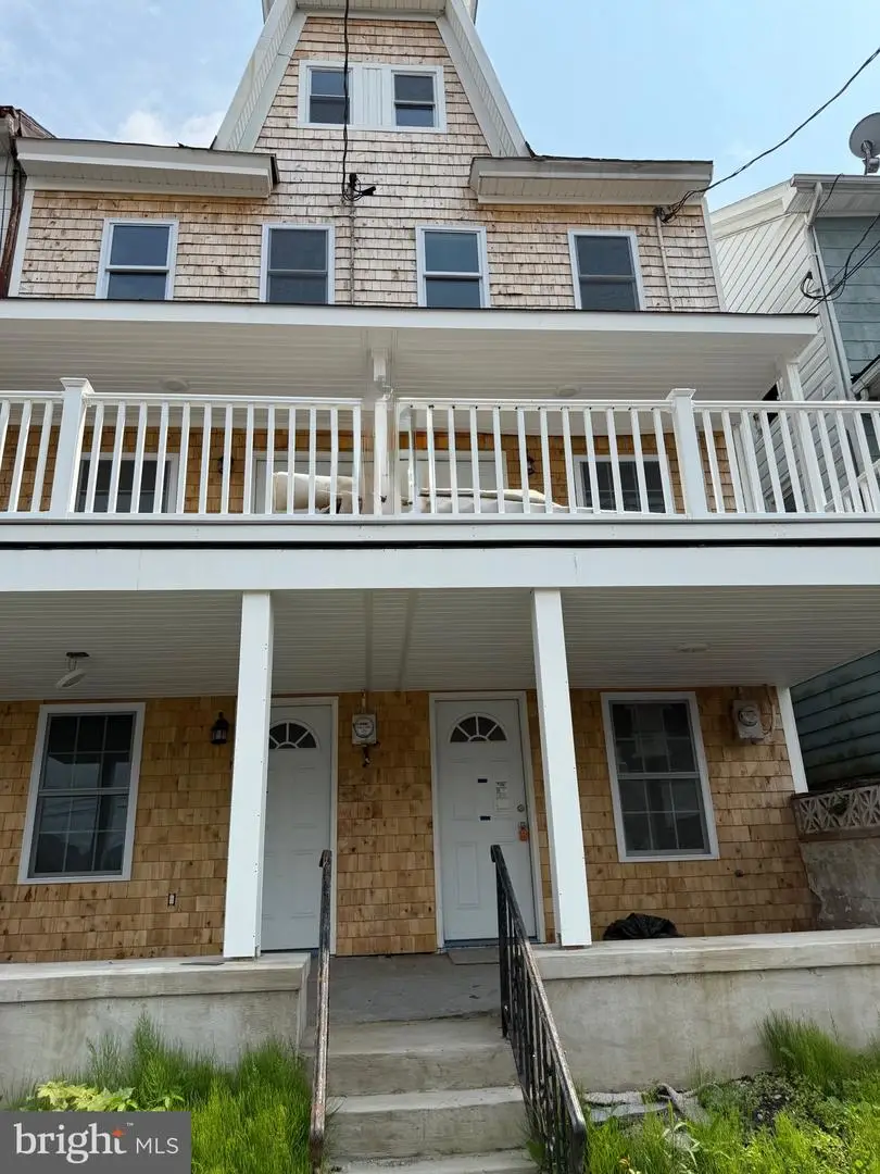 924-926 W Spruce St, Coal Township, PA 17866 - Image #1