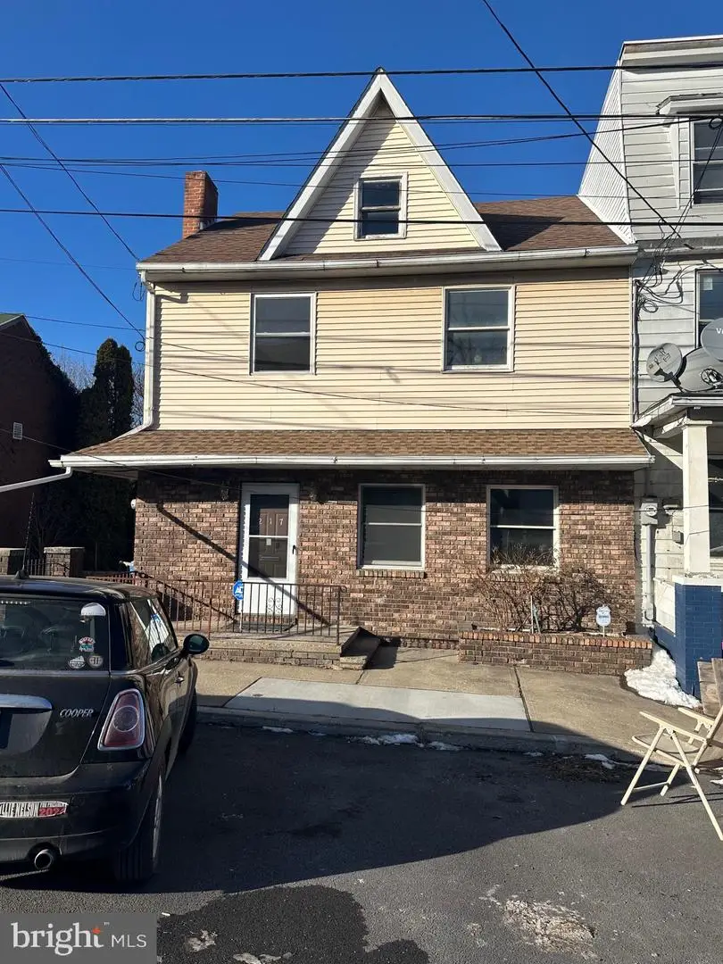 217-219 E Ave, Mount Carmel, PA 17851 - Image #1