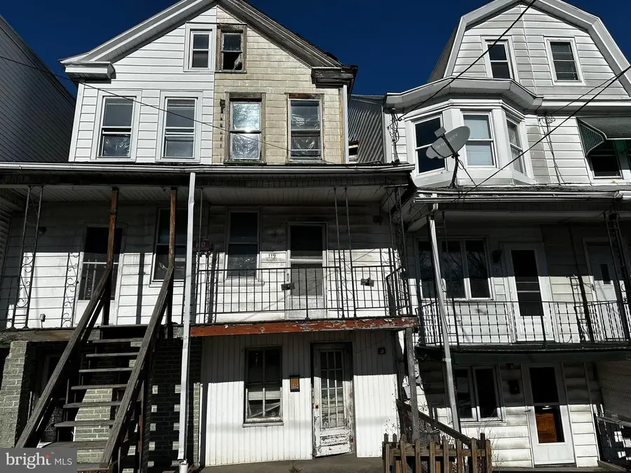 119 E Saylor St, Mount Carmel, PA 17851 - Image #2