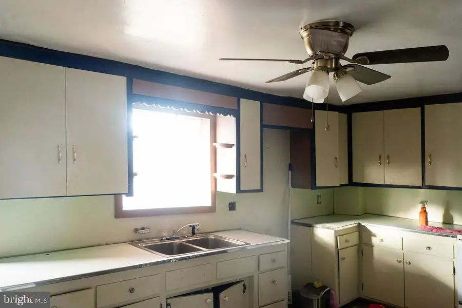 704 Bear Valley Ave, Shamokin, PA 17872 - #3