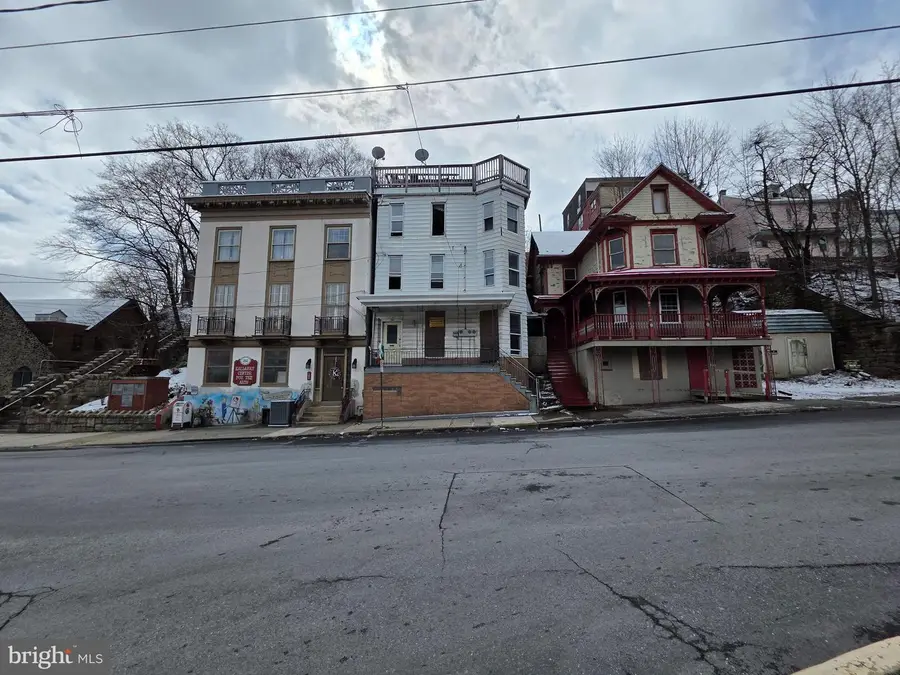 142 E Lincoln St, Shamokin, PA 17872 - #2
