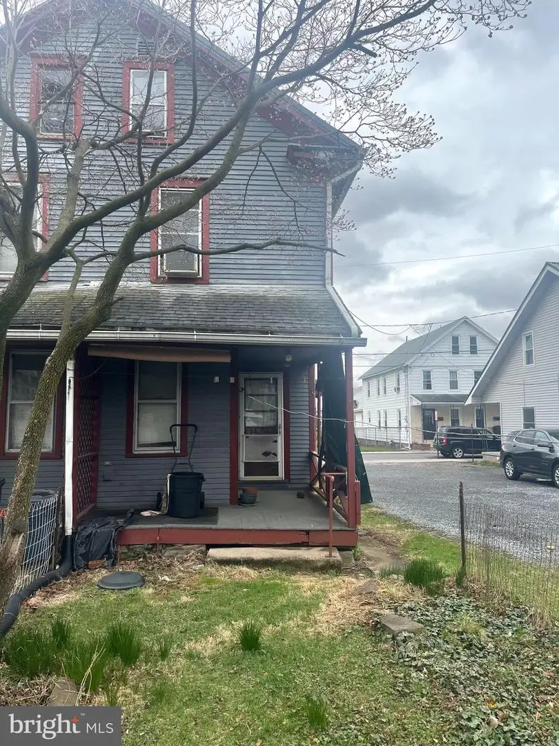 340 Linden St, Sunbury, PA 17801 - #1