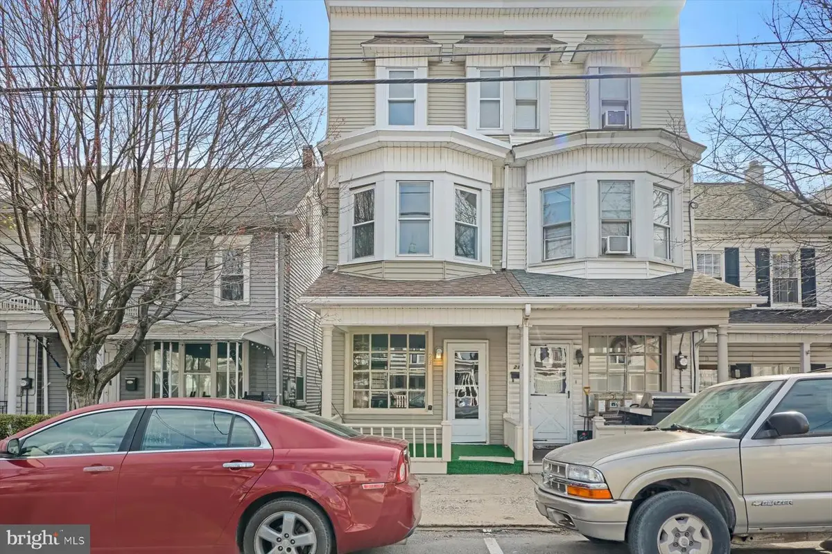 23 N 6th St, Shamokin, PA 17872 - #1