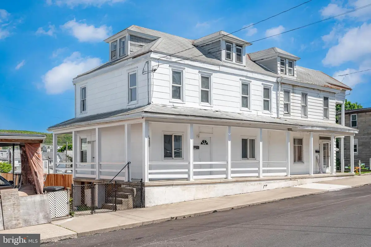 335 W 6th St, Mount Carmel, PA 17851 - #1