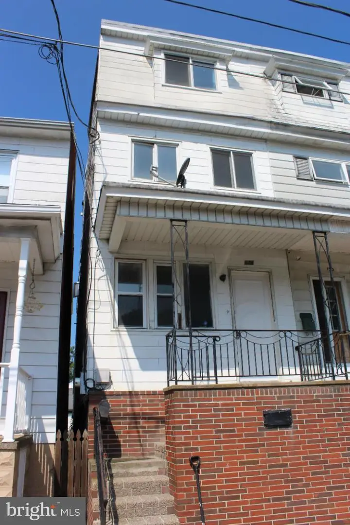 148 N Locust St, Mount Carmel, PA 17851 - #1