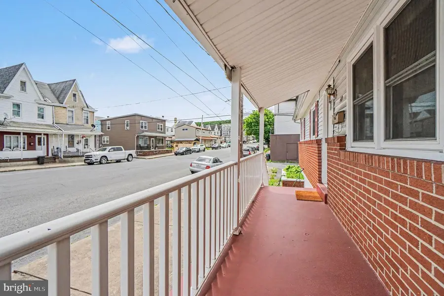 32-34 N Poplar St, Mount Carmel, PA 17851 - #3